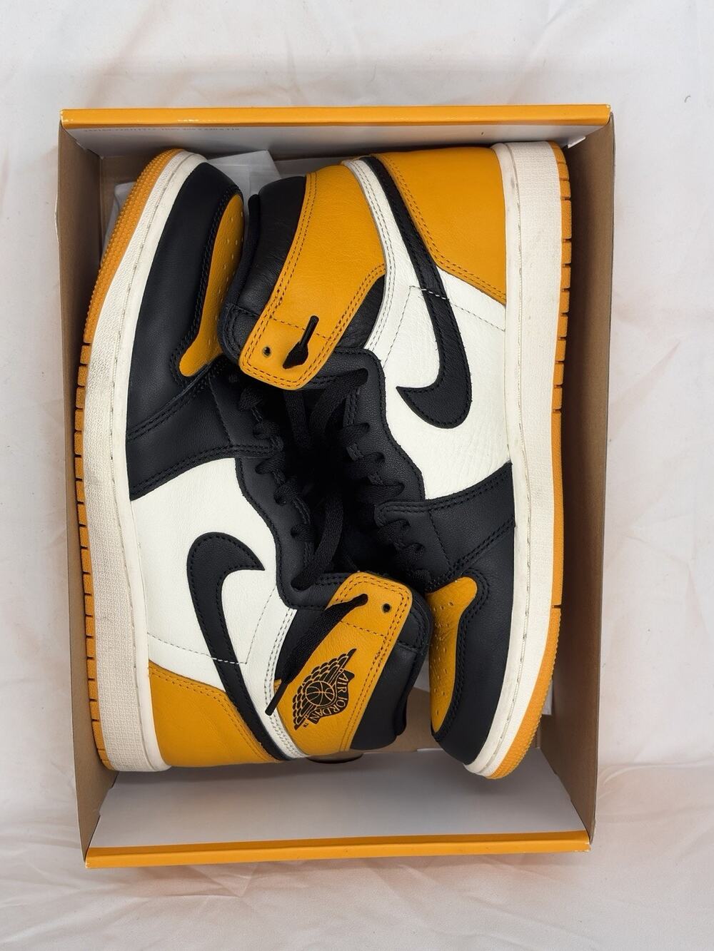 Nike Air Jordan 1 Retro High Taxi Yellow Toe 9.5 555088-711